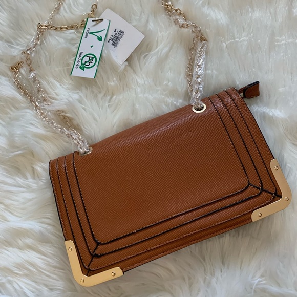 Brown and gold chain purse - Picture 1 of 4